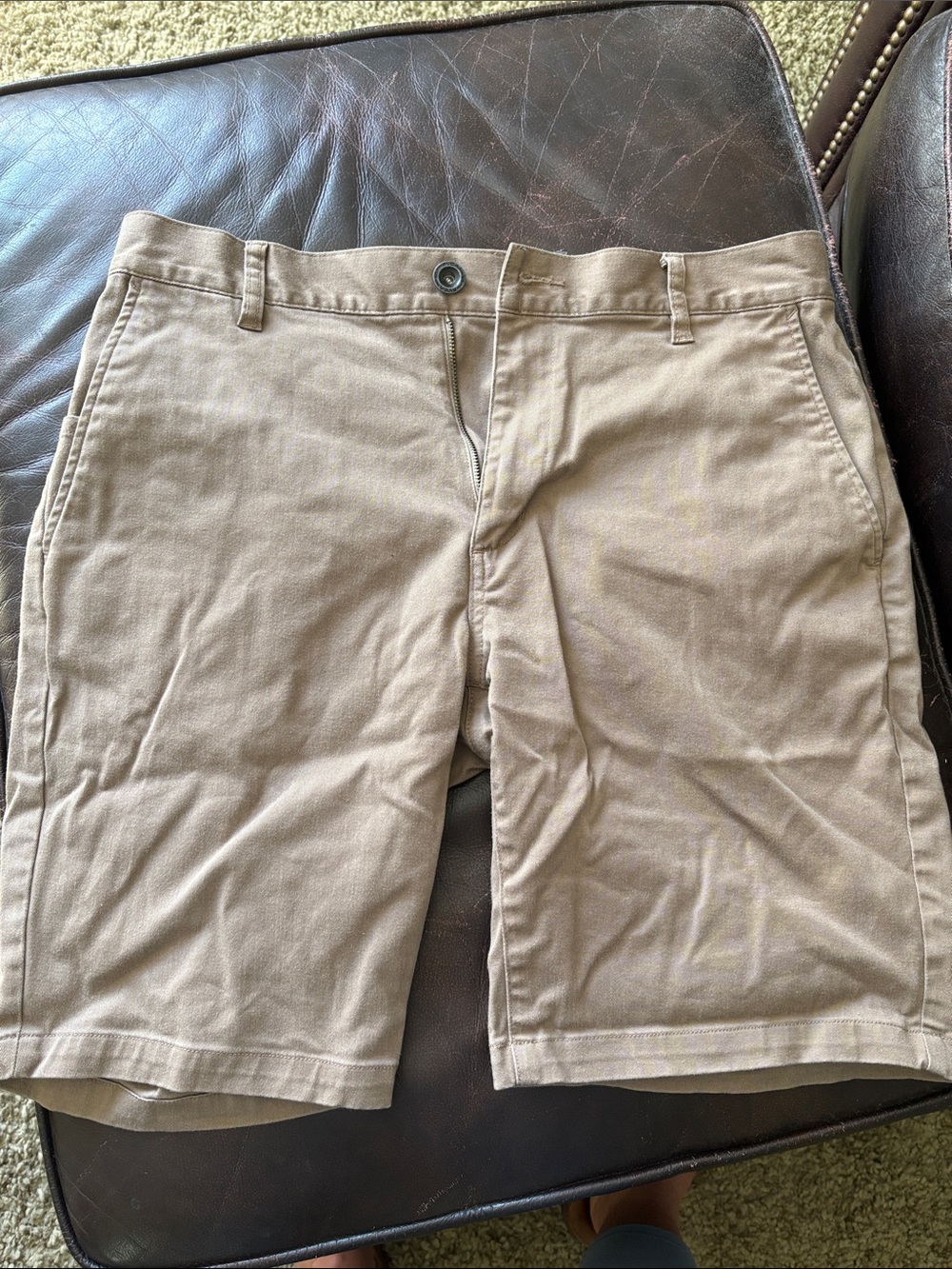RVCA Men's khaki Flat-Front Shorts